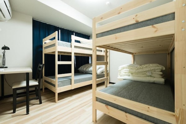 1 bedroom, desk, free WiFi, bed sheets