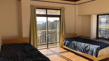 3 bedrooms, desk, free WiFi, bed sheets