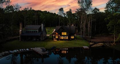 Family friendly Lakehouse: dock, kayaks & SUP board, firepit Neighborhood pool!