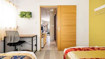 4 bedrooms, desk, iron/ironing board, free WiFi