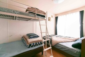1 bedroom, desk, iron/ironing board, free WiFi
