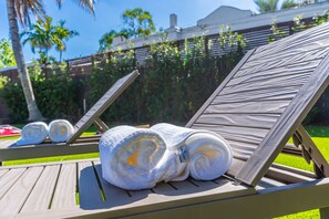 Property grounds - Magnificent Tropical Pool House Miami Coconut Grove - Stunning Backyard (Miami)