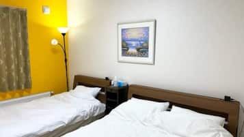 3 bedrooms, desk, iron/ironing board, free WiFi