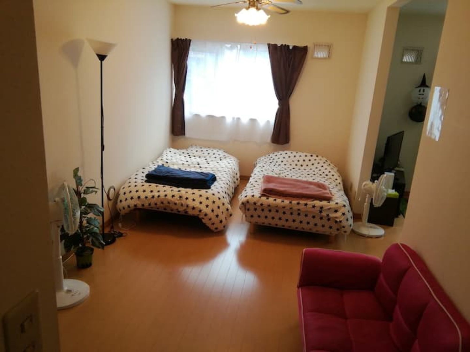 2 habitaciones, escritorio, wifi gratis y ropa de cama 