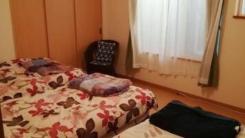 2 bedrooms, desk, free WiFi, bed sheets