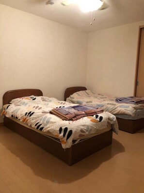 2 Schlafzimmer, Schreibtisch, kostenloses WLAN, Bettwäsche