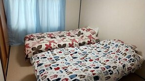 2 Schlafzimmer, Schreibtisch, Bügeleisen/Bügelbrett, kostenloses WLAN