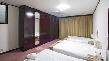 2 bedrooms, desk, free WiFi, bed sheets