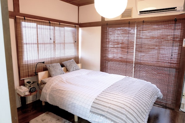 1 bedroom, desk, free WiFi, bed sheets