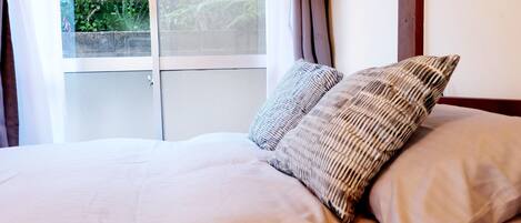 1 soverom, wi-fi (inkludert) og sengetøy