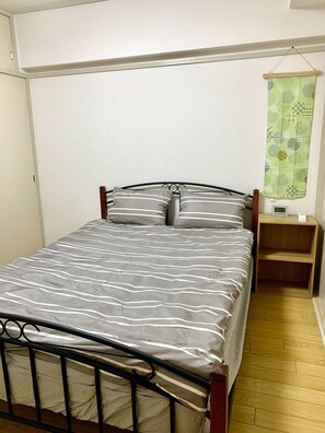 3 bedrooms, desk, free WiFi, bed sheets - Both tatami room and bedroom available - Rooms Gekka / Nagoya Aichi (Nagoya)