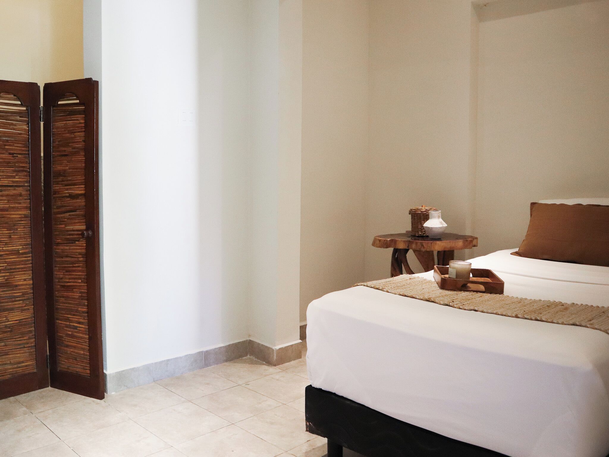 经典单人房 | 特色家居、免费 WiFi、床单