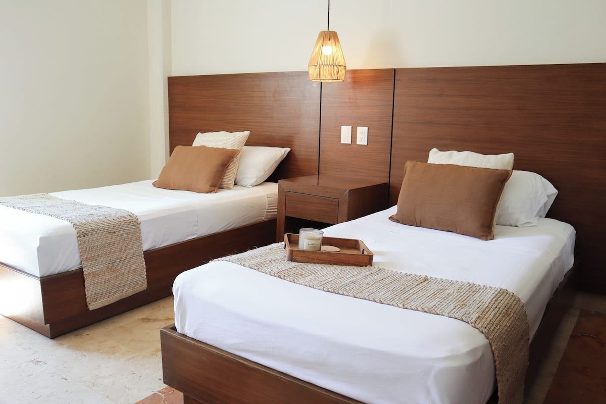 舒适双人房 | 特色家居、免费 WiFi、床单