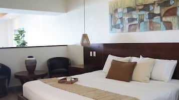 Deluxe Double Room, Ocean View | Individually furnished, free WiFi, bed sheets