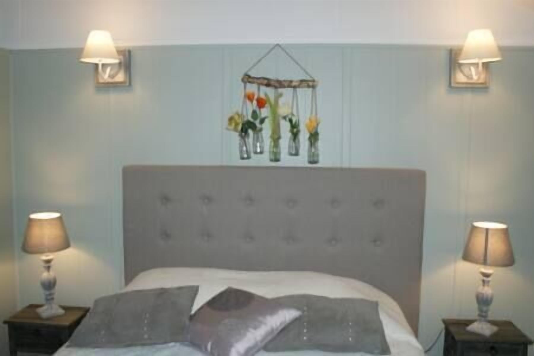 1 habitación, tabla de planchar con plancha, wifi y ropa de cama 