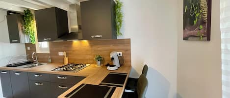 Fridge, microwave, coffee/tea maker, toaster