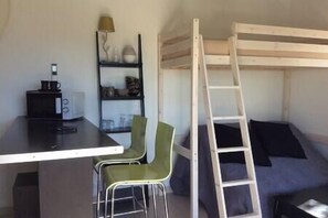 1 bedroom, iron/ironing board, WiFi