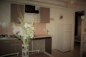 Fridge, microwave, coffee/tea maker, toaster - Maison Individuelle vue mer n°1 (Propriano)