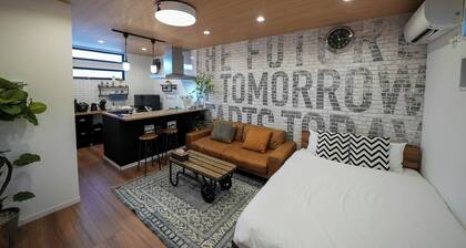 Hollywood Twin Room 2 single beds 12 people - Garage House Hotel ISHIUCHI BASE 02 / Hiroshima Hiroshima