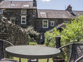 Cottage | Outdoor dining