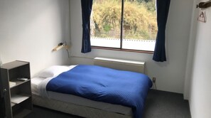 1 dormitorio, escritorio, wifi gratis y ropa de cama