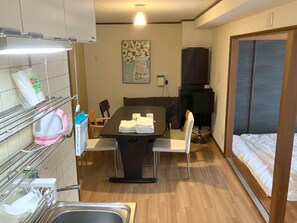 2 chambres, bureau, Wi-Fi gratuit, draps fournis