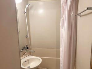 Hårføner, håndklær, såpe og sjampo