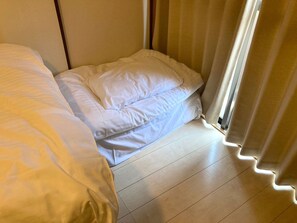 1 bedroom, desk, free WiFi, bed sheets