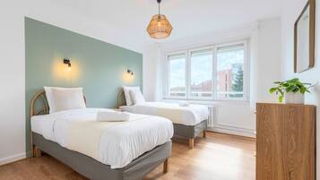 2 chambres, bureau, fer et planche Ă repasser, accĂšs Internet