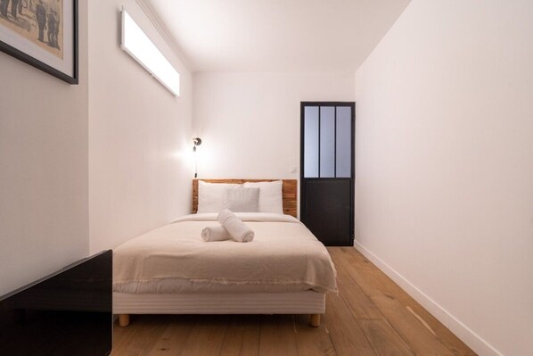 2 Schlafzimmer, Schreibtisch, Bügeleisen/Bügelbrett, Internetzugang