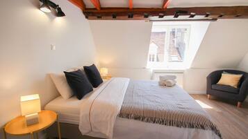 2 chambres, bureau, draps fournis