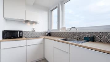 Refrigerador, microondas, horno y lavavajillas