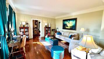 Smart TV, caminetto, monitor per computer, stampante