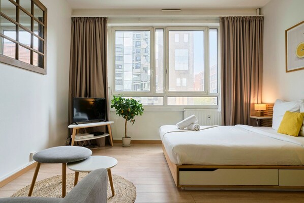 Schreibtisch, Bügeleisen/Bügelbrett, Internetzugang, Bettwäsche