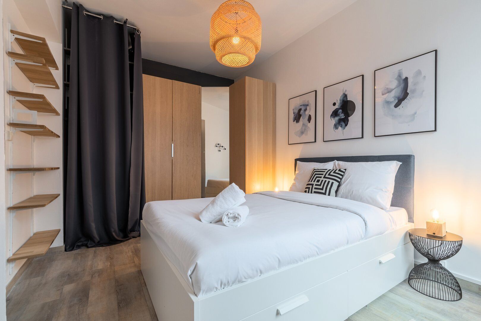 1 sovrum, skrivbord, strykjärn/strykbräda och internet