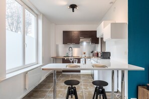 Kühlschrank, Mikrowelle, Ofen, Geschirrspüler