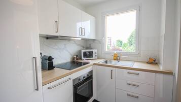 Réfrigérateur, micro-ondes, four, lave-vaisselle