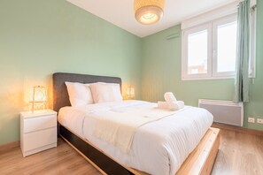 1 多间卧室、熨斗/熨衣板、上网接入、床单