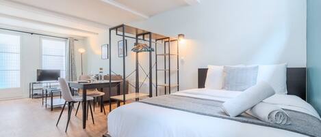 1 bedroom, desk, iron/ironing board, Internet