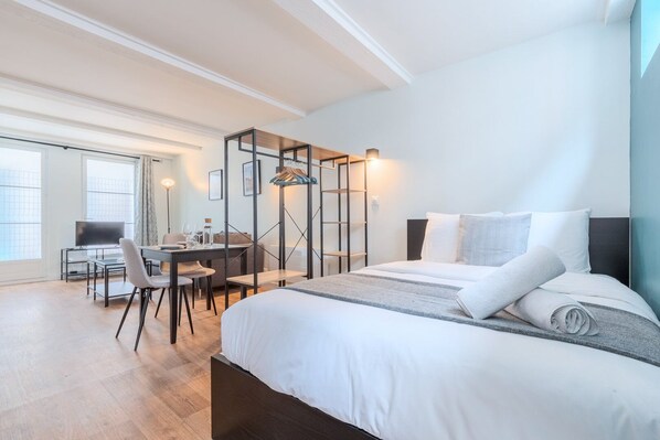 1 Schlafzimmer, Schreibtisch, Bügeleisen/Bügelbrett, Internetzugang