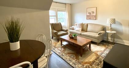 Cozy Apartment on Quiet St Near Casino, Stadiums and Downtown. Pet Friendly!