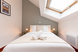 4 habitaciones, escritorio, wifi y ropa de cama