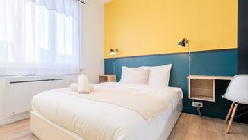 1 slaapkamer, een bureau, een strijkplank/strijkijzer, wifi