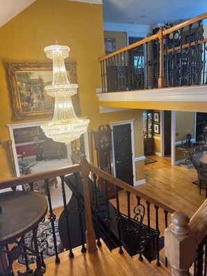 المنشأة من الداخل