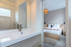 2 Schlafzimmer, Schreibtisch, Bügeleisen/Bügelbrett, Internetzugang