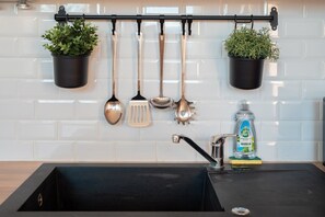 Fridge, microwave, coffee/tea maker, toaster - Hypercentre - private parking, metro + train 100m (Tourcoing)