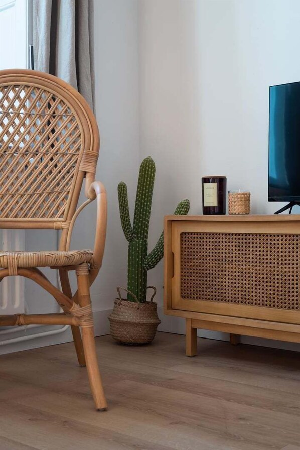 Interior - Hypercentre - private parking, metro + train 100m (Tourcoing)