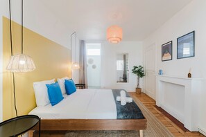 2 bedrooms, desk, iron/ironing board, Internet
