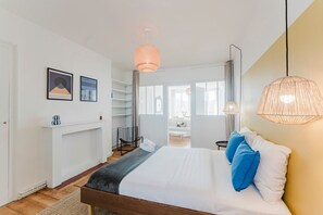 2 bedrooms, desk, iron/ironing board, Internet - 2-bedroom apartment near metro (Lille)