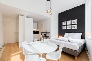 1 chambre, fer et planche à repasser, accès Internet, draps fournis